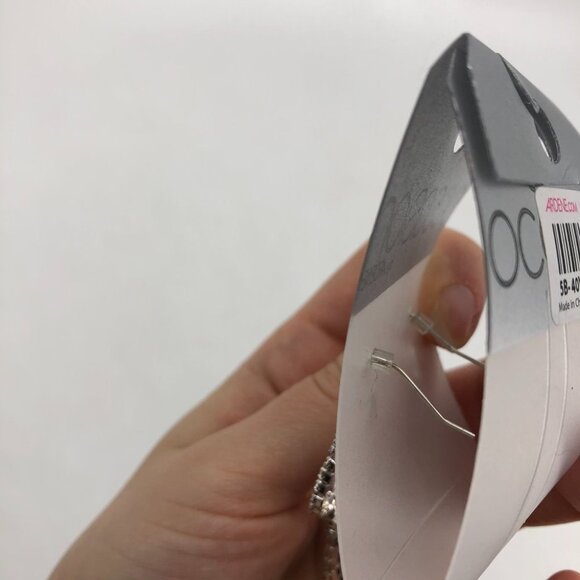 NWT Ardene Occaisuon dangly sparkly earrings silver - Picture 6 of 8